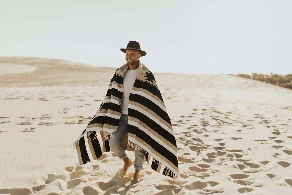 Couverture Mexicaine Beige et blanc - THE WILD WHISPERS