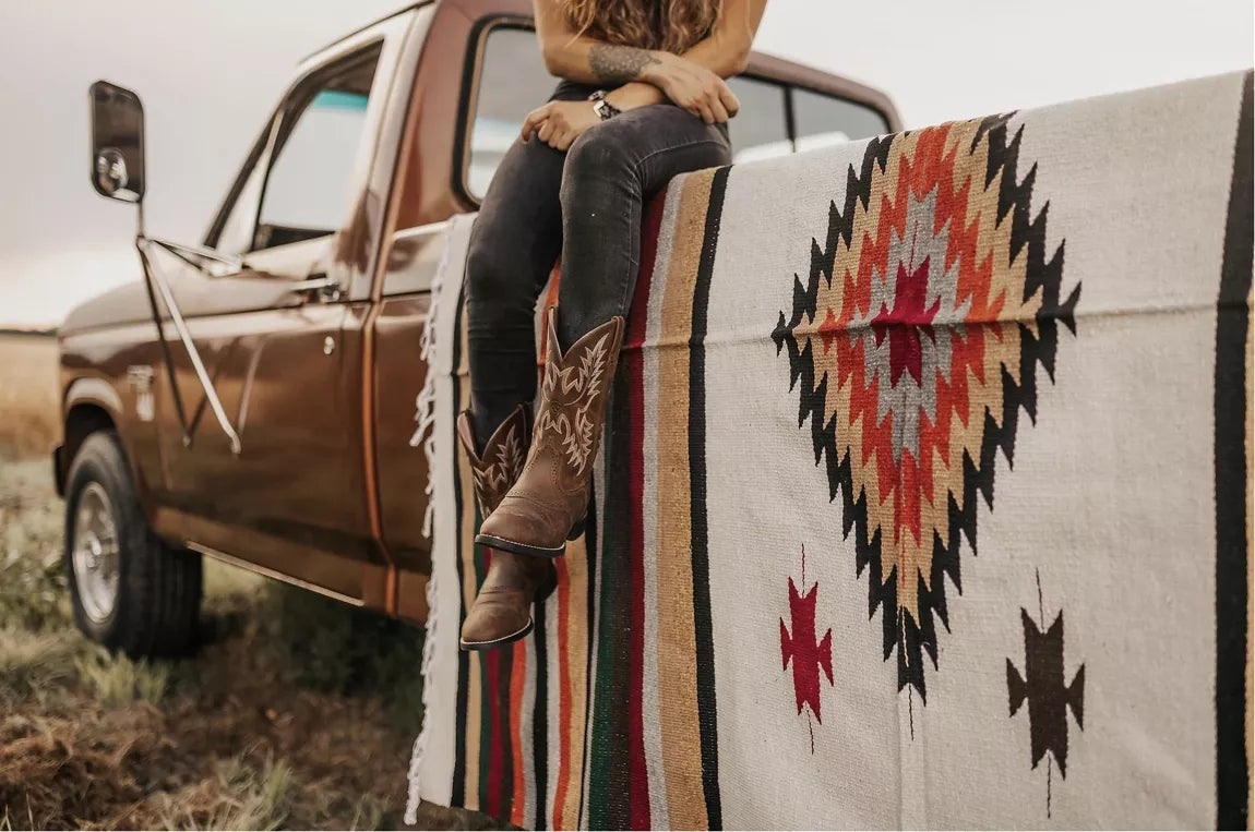 Couverture Mexicaine Blanche et Multicolore - THE WILD WHISPERS