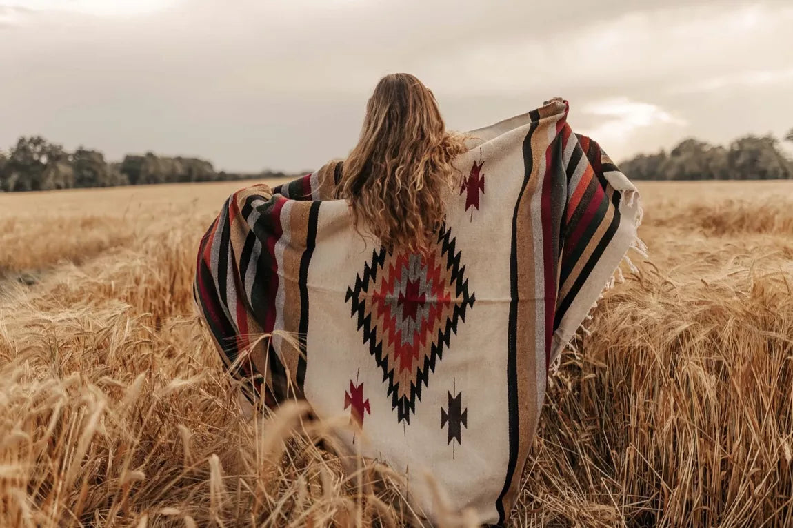 Couverture Mexicaine Blanche et Multicolore - THE WILD WHISPERS