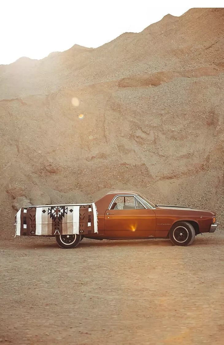 Couverture Mexicaine à motifs beige, rouge et kaki - THE WILD WHISPERS