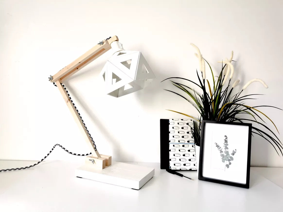 Lampe de bureau origami bois et blanc - Leewalia
