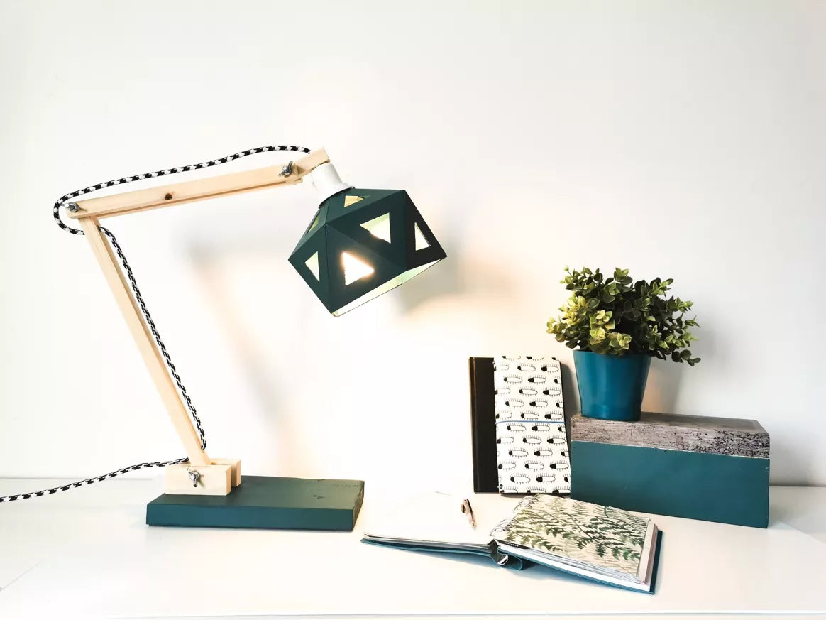 Lampe de bureau origami bois et bleu canard- Leewalia