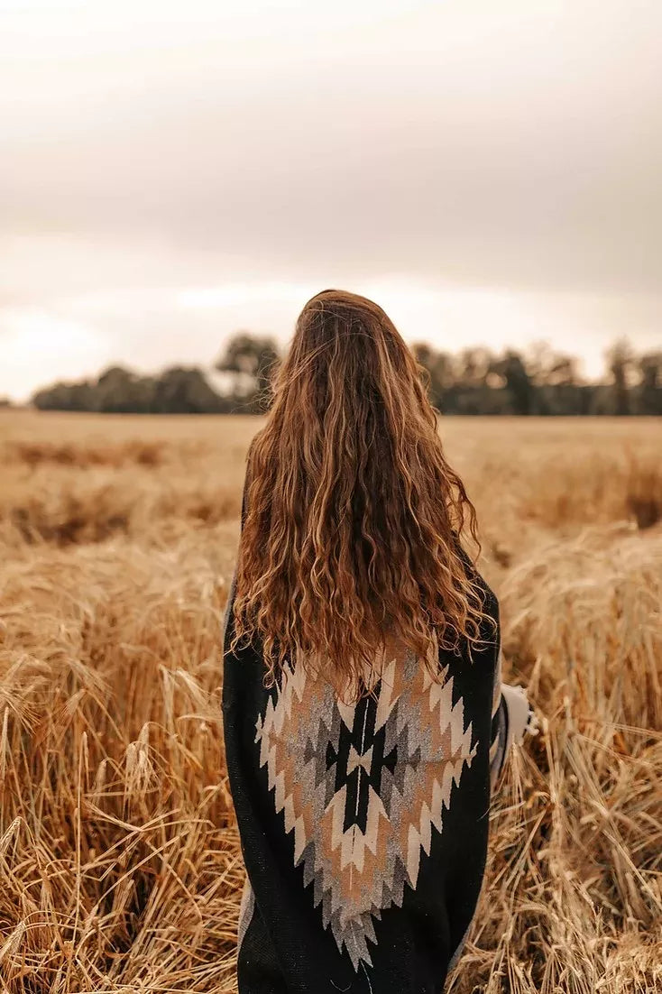 Couverture Mexicaine noire à motifs ethniques - THE WILD WHISPERS